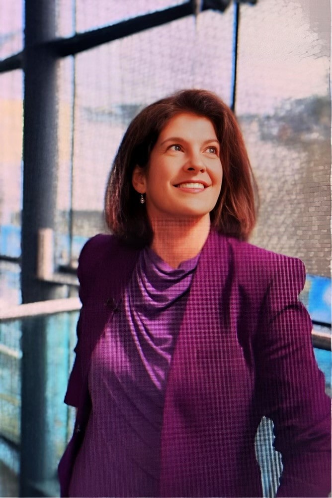 Photograph of Louise Cullen